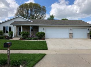 420 Green Haven Ln, Kaukauna, WI 54130