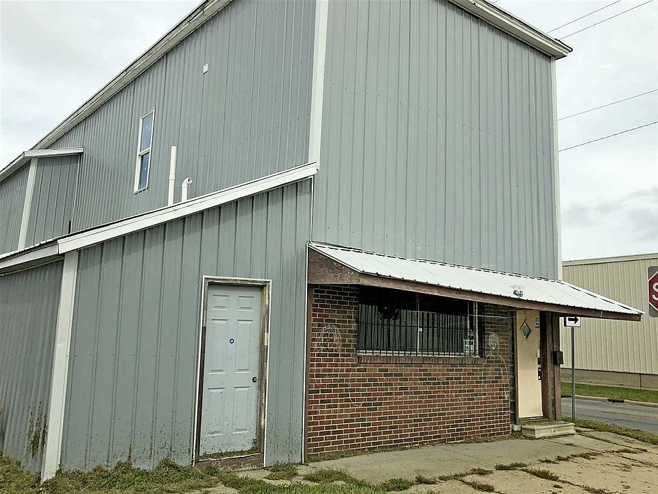 1st image of 2452 1st Ave