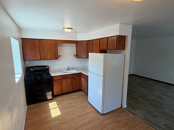 4th image of 30 Doubleday St #11565876