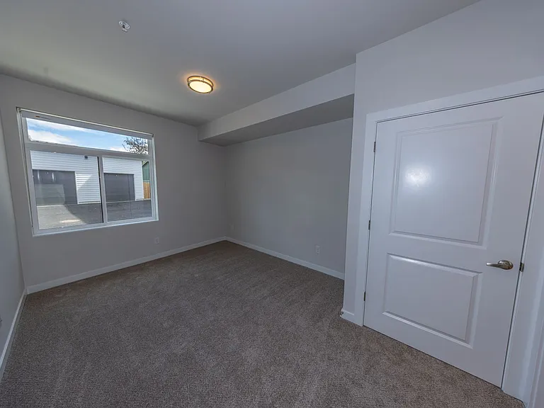 1901 E 11th St #103 — Photo 12