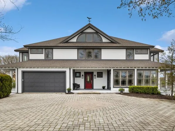 202 E Water St, New Buffalo, MI 49117