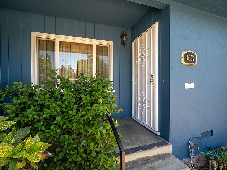 1007 Monterey Rd — Photo 4