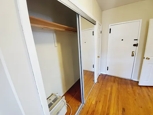 Rented by Compass | media 9