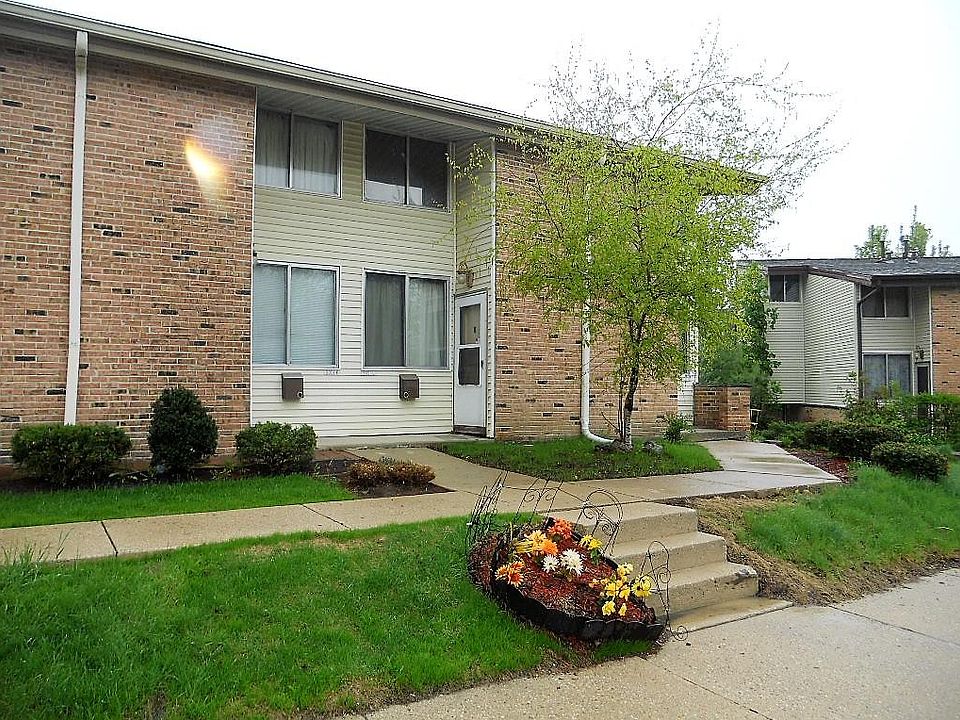 2nd image of 9001 N Swan Rd #L