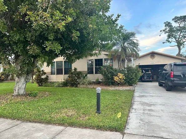 5218 Las Palmas Norte, North Fort Myers, FL 33903