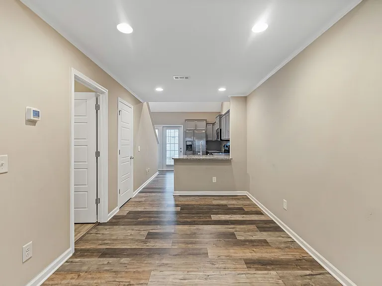 3219 Clemons Cir — Photo 2
