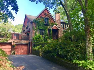 106 Leland Rd, Chestnut Hill, MA 02467