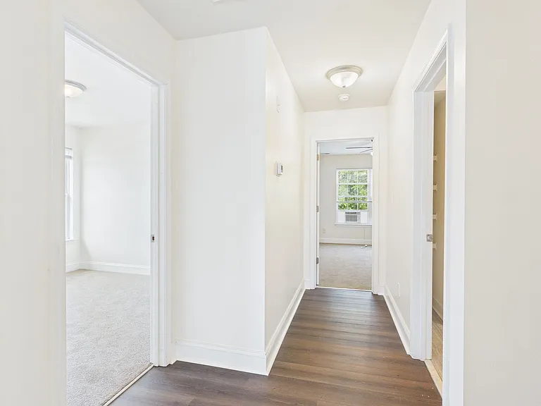 4901 Warwick Rd E — Photo 26