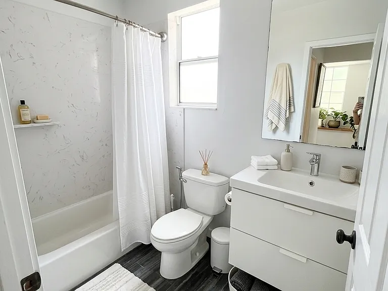 Downstairs full bath