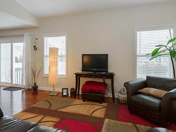 5th image of 361 Hemhill Dr