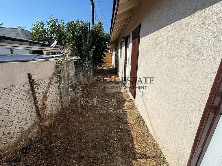 24340 Eucalyptus Ave — Photo 16