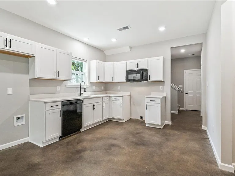 2844 Nathan Ave — Photo 13
