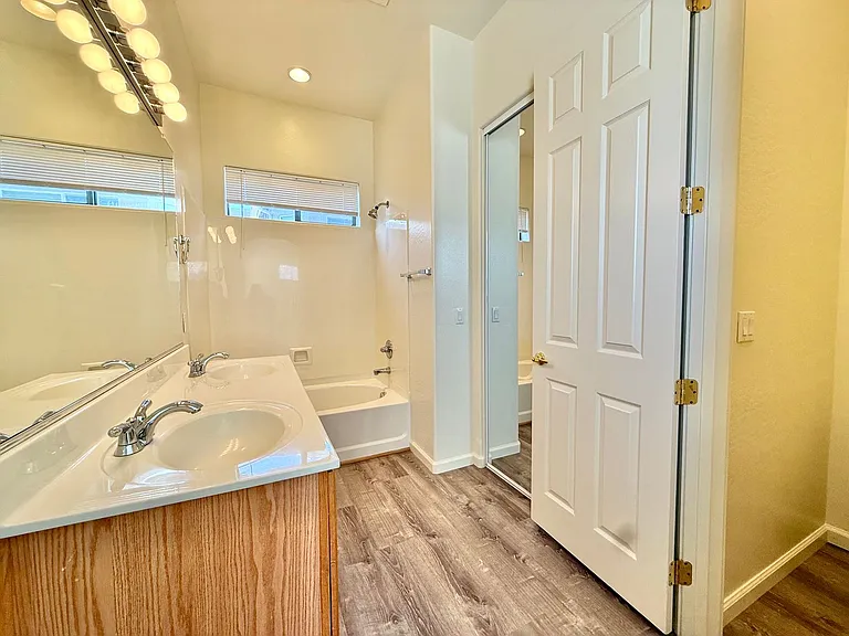 4649 N Kirkwood Ave — Photo 10