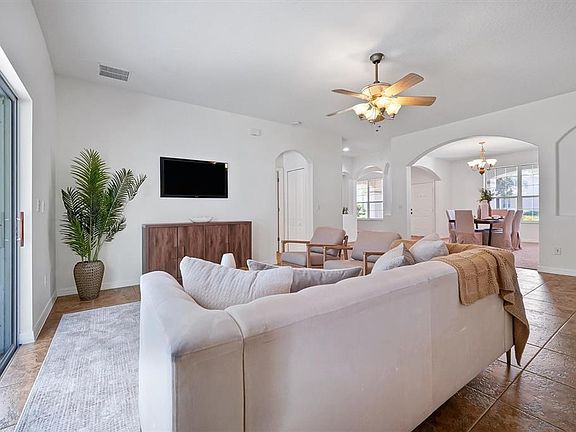 5th image of 554 PALIO COURT