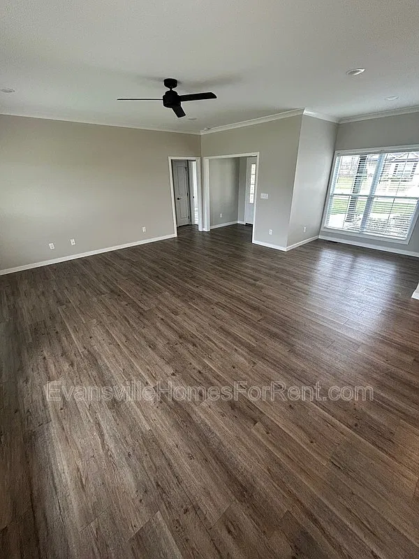 3 bed, 2.0 bath, 1800 sqft, $2,350 — Photo 2