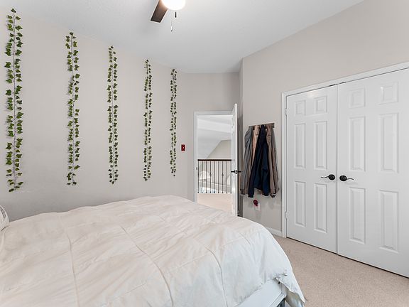 3rd image of 73 N Sunny Slope Cir