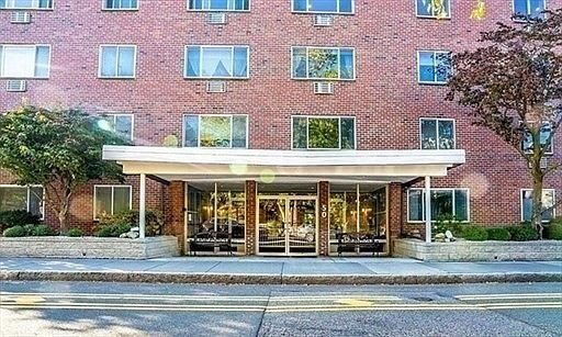 3rd image of 50 Green St APT 405