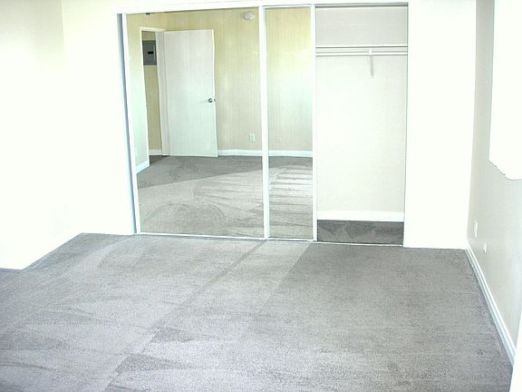 3rd image of 1427 N Poinsettia Pl APT 309