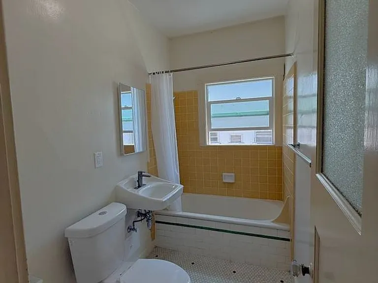 2320 Haste St #15 — Photo 10