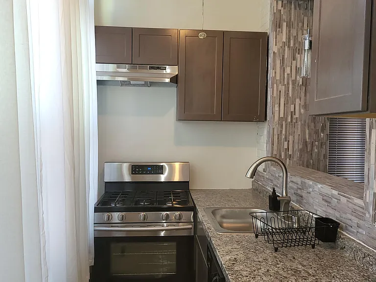 1122 Columbia Rd NW — Photo 36