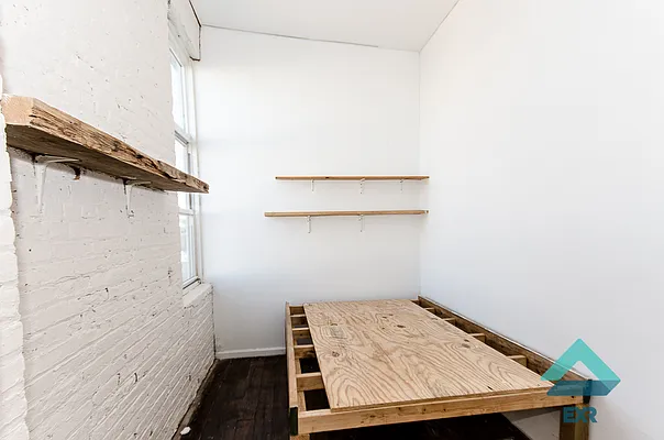 Rented by EXR | media 26