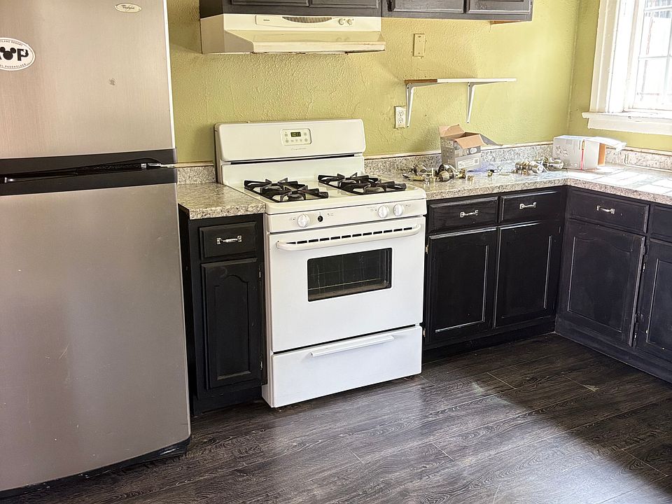 1st image of 616 1/2 San Benito St