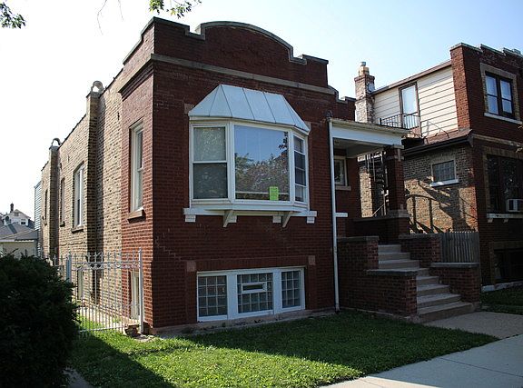 2nd image of 1820 S 60th Ct