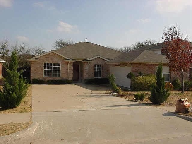1st image of 4716 Lee Hutson Ln