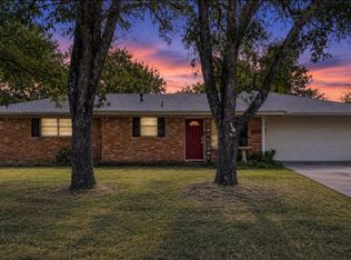 613 N Overlook Dr, Kerens, TX 75144