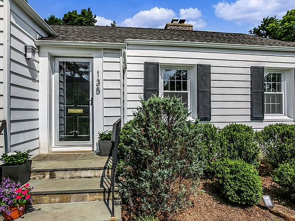 135 Plymouth Dr Scarsdale, NY (05 of 35).jpg