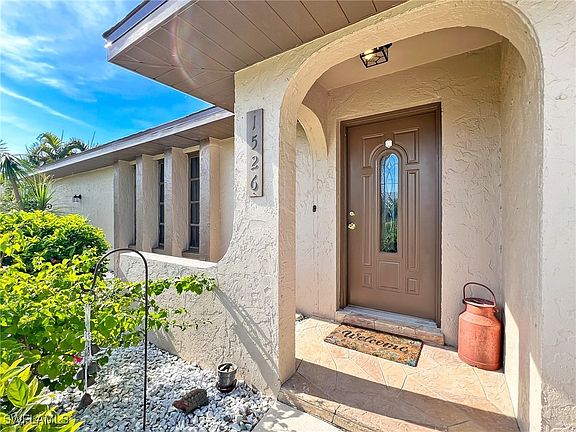 3rd image of 1526 SW 49th St