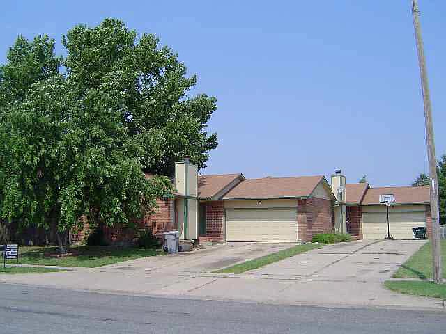 2nd image of 8520 W Thurman St #8520 & 8522