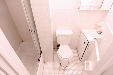 Rented by HOLTON REAL ESTATE INC.