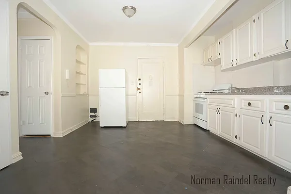 Rented by Norman Raindel, LREB | media 11