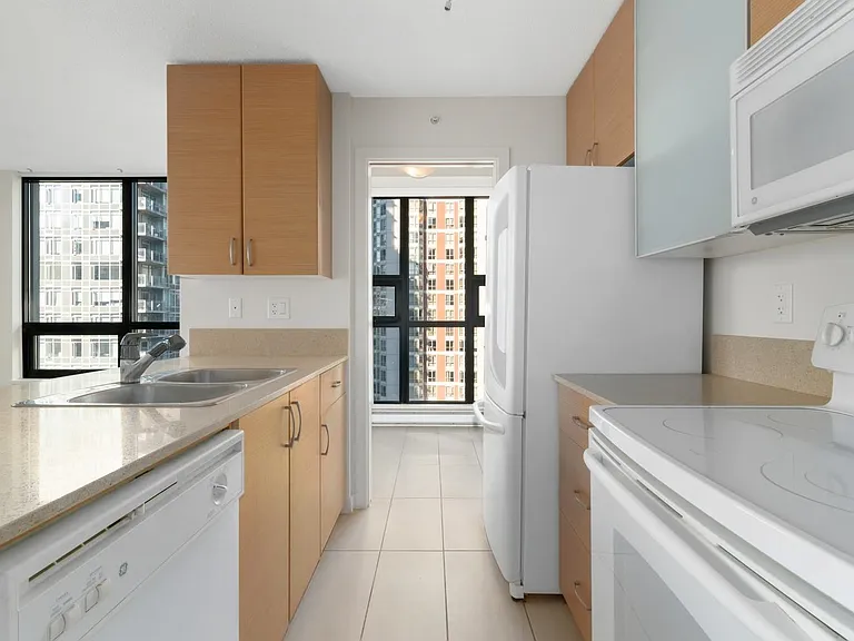909 Mainland St #1409 — Photo 11