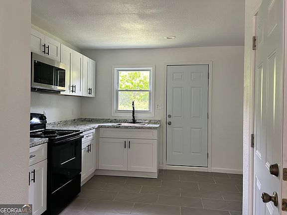 3rd image of 610 N College Dr #8