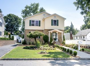 40 Oak Tree Ln, Bloomfield, NJ 07003