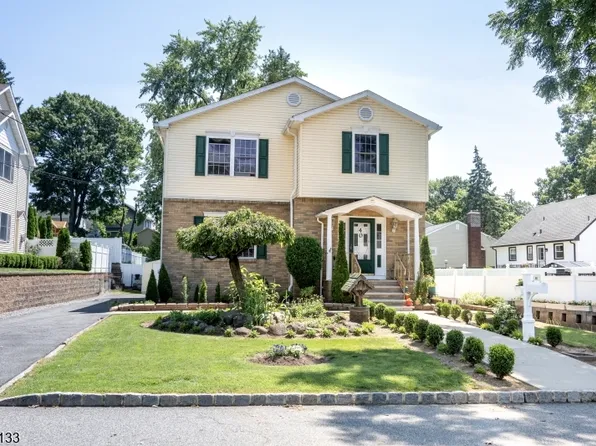 40 Oaktree Ln, Bloomfield Twp., NJ 07003
