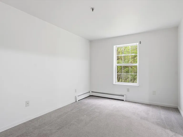 195 Hildred Dr — Photo 14
