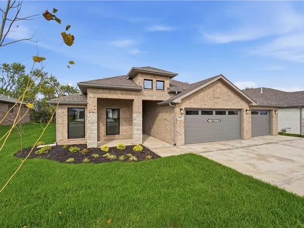 18420 W 195th St, Spring Hill, KS 66083