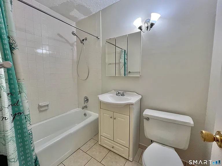 44 Strawberry Hill Ave #7B — Photo 18