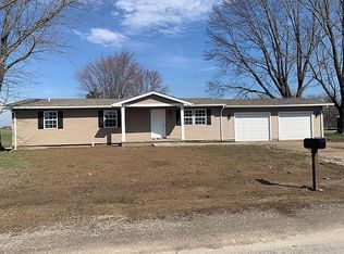 913 Apple St, Keyesport, IL