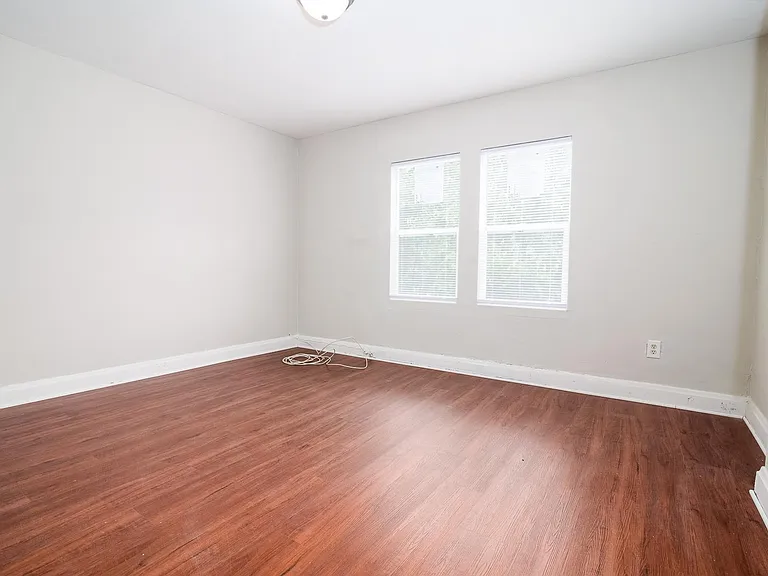 1157 Linwood Ave — Photo 17