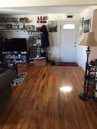 1 bed, 1100 sqft, $2,395 — Photo 2