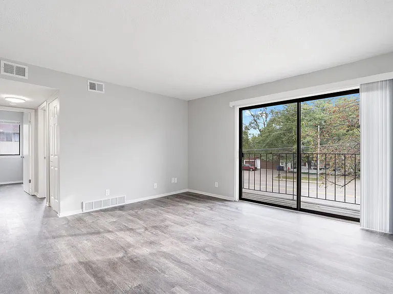 Breckenridge Davenport Apartments — Photo 100