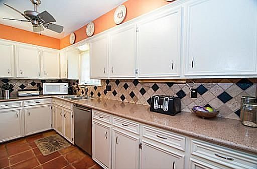 5th image of 1413 Angelina Cir