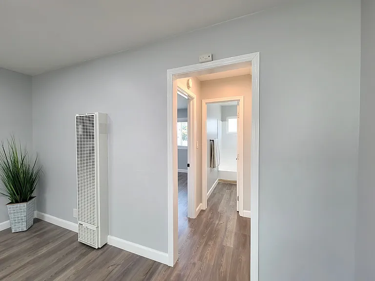Marquis Apartments — Photo 19