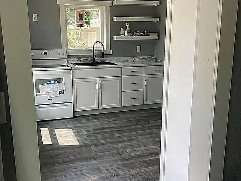 504 Freiburger Ave — Photo 9