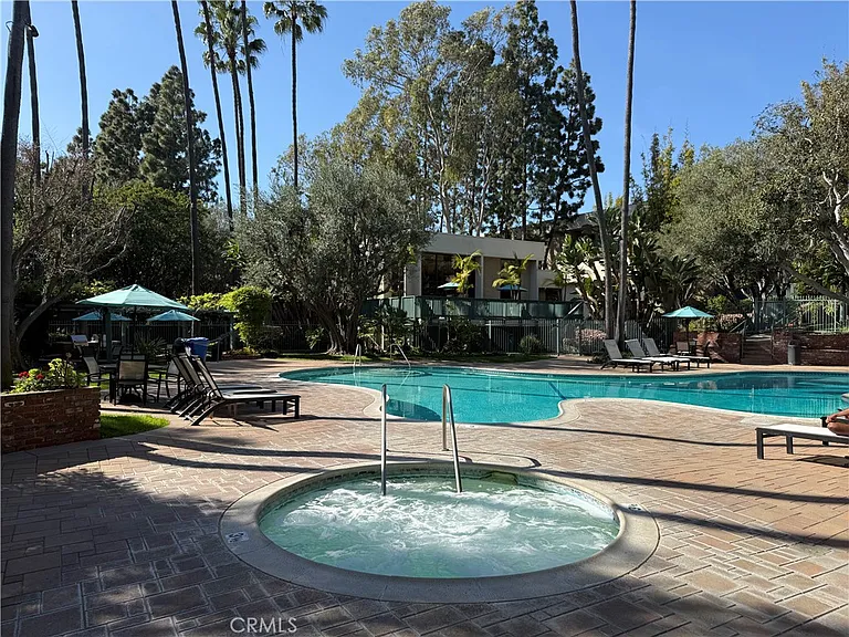 564 N Bellflower Blvd #209 — Photo 3