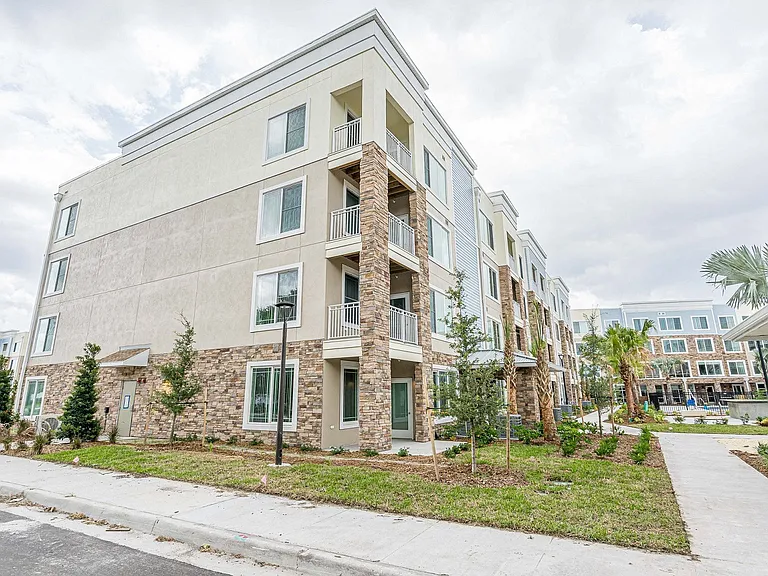Sandpiper Glen 62+ Apartments — Photo 11